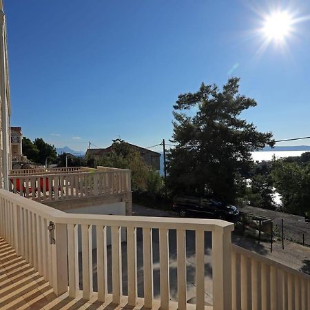 Sea View Apartments Selca  Exterior photo